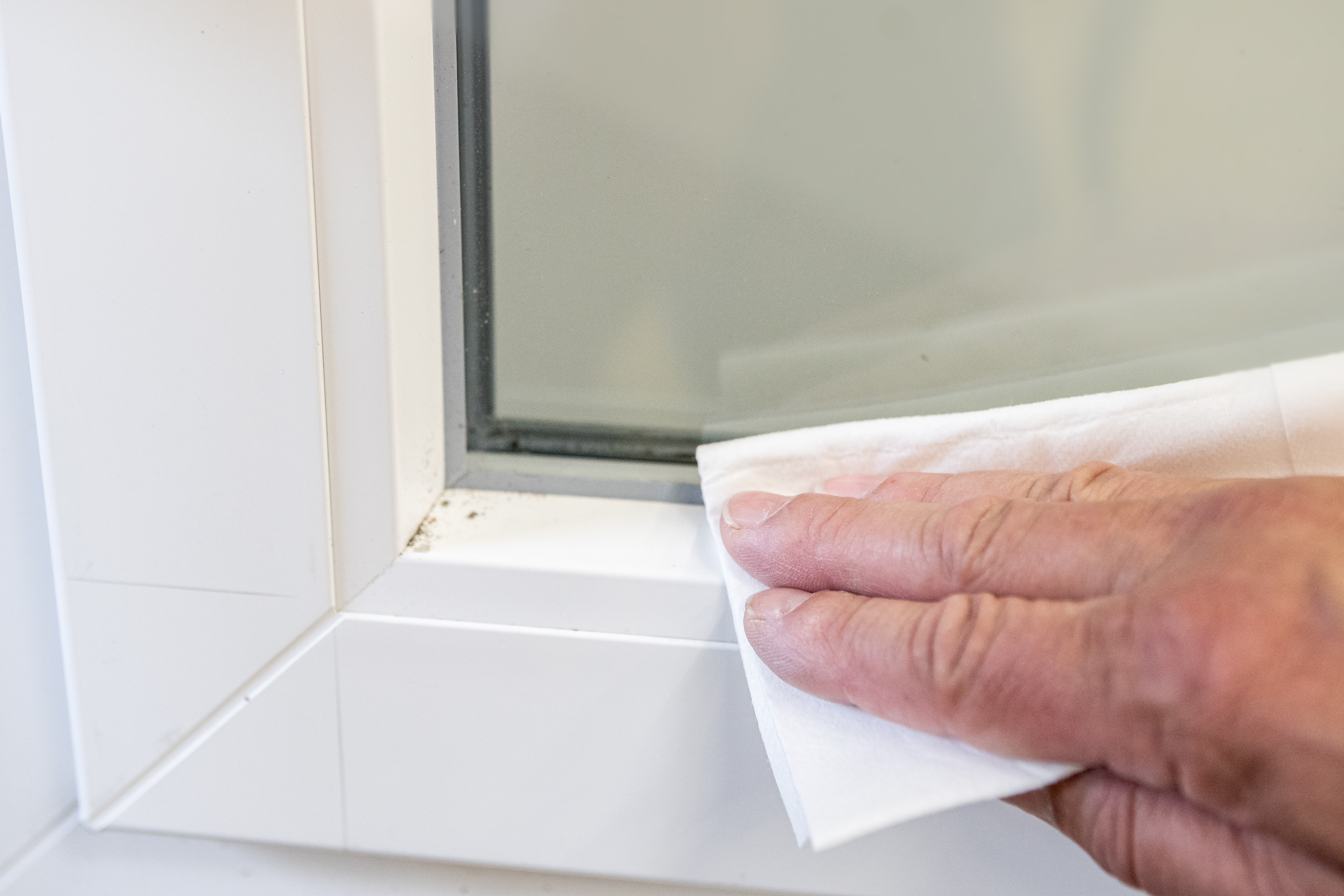 Anwendung REHAU Fensterreiniger Anwendung REHAU Fensterreiniger